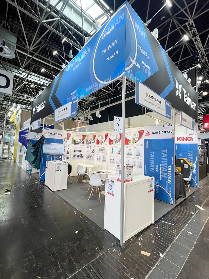 K Show Setup Day — CYCLERSUS is ready!