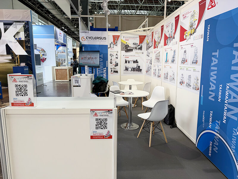 K Show Setup Day — CYCLERSUS is ready!