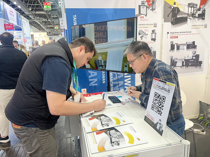 K Show Day 04 — Halfway through K Show! Thank you for visiting CYCLERSUS!